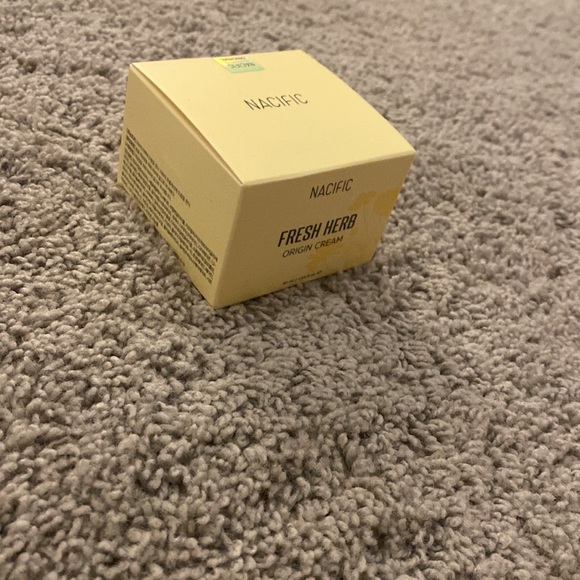 Hydrating cream - Picture 3 of 4